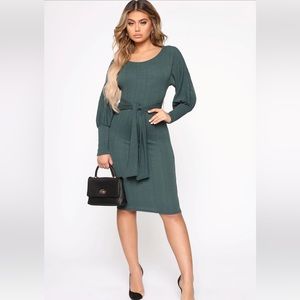 Women emerald green bodycon midi dress-fitted